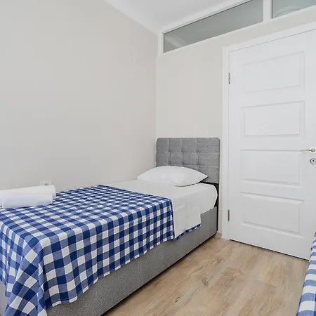 Huge Flat W Balcony Near Grand Mosque In Osmangazi Appartement